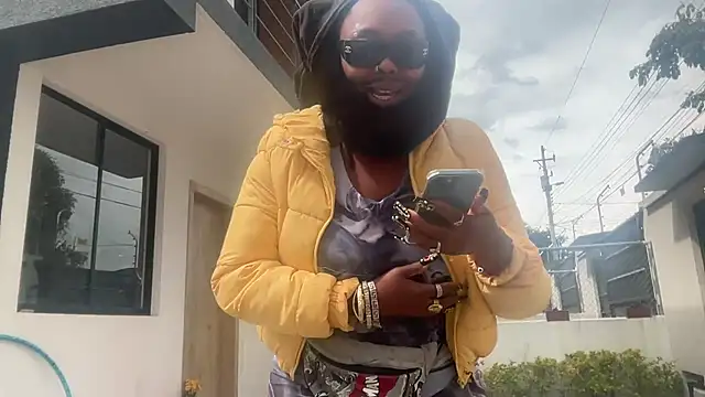 Snapshot of ChocolateCakeQueen chatting on 10-30-25, 07:25 ChocolateCakeQueen online show from 10-30-25, 07:25