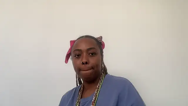 Snapshot of ChocolateCakeQueen chatting on 11-17-25, 08:03 ChocolateCakeQueen online show from 11-17-25, 08:03