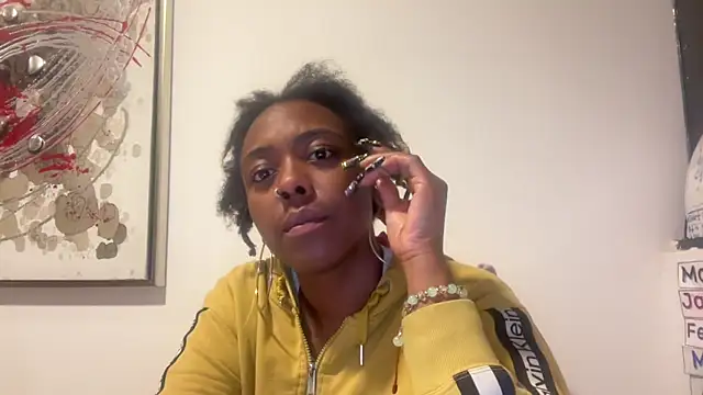 Snapshot of ChocolateCakeQueen chatting on 11-27-25, 03:30 ChocolateCakeQueen online show from 11-27-25, 03:30