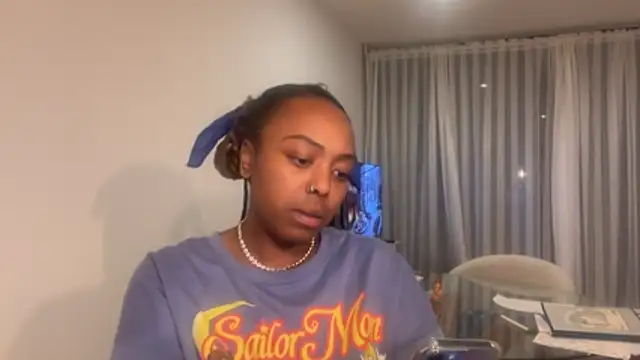 Snapshot of ChocolateCakeQueen chatting on 12-04-25, 12:20 ChocolateCakeQueen online show from 12-04-25, 12:20