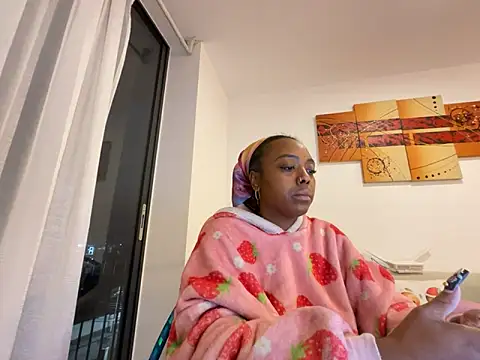 Snapshot of ChocolateCakeQueen chatting on 12-16-25, 12:26 ChocolateCakeQueen online show from 12-16-25, 12:26