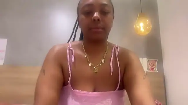 Snapshot of ChocolateCakeQueen chatting on 05-18-26, 04:07 ChocolateCakeQueen online show from 05-18-26, 04:07