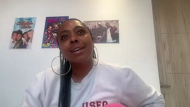 Snapshot of ChocolateCakeQueen chatting on 05-20-26, 11:00 ChocolateCakeQueen online show from 05-20-26, 11:00