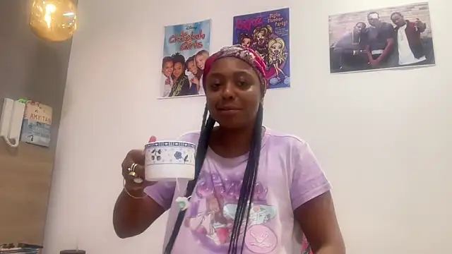 Snapshot of ChocolateCakeQueen chatting on 06-10-26, 11:57 ChocolateCakeQueen online show from 06-10-26, 11:57
