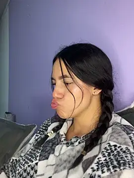 hannahb-e online show from 04-15-26, 07:58