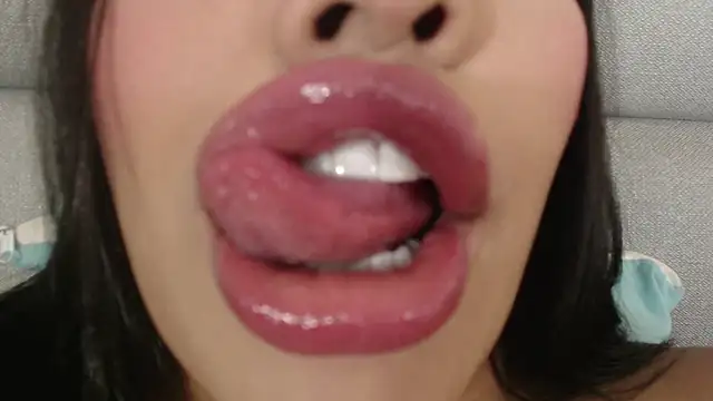 emily brontee  online show from 03-11-25, 04:18