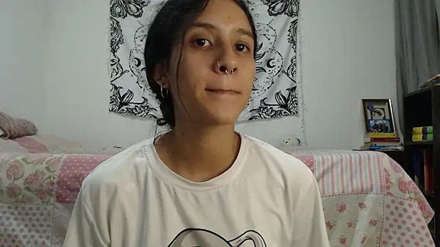 Snapshot of AlinaWoolf_ chatting on 01-03-25, 11:44 AlinaWoolf  online show from 01-03-25, 11:44