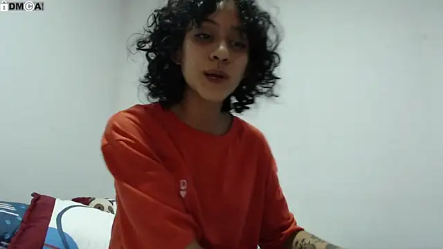 Snapshot of AlinaWoolf_ chatting on 10-03-25, 09:34 AlinaWoolf  online show from 10-03-25, 09:34