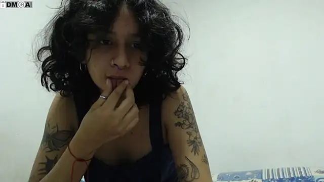 AlinaWoolf  online show from 02-25-26, 01:37