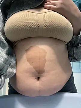 Snapshot of Angel__lika chatting on 10-01-25, 04:24 Angel  lika online show from 10-01-25, 04:24