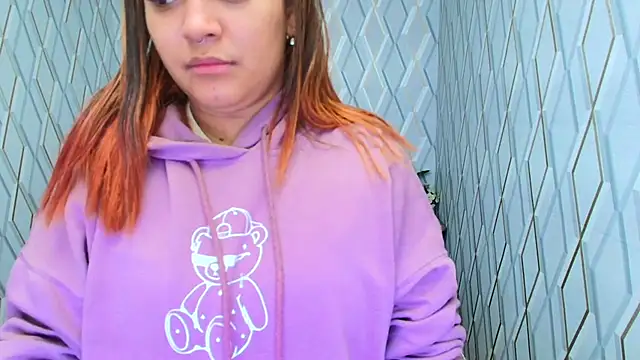 NicolleTaylor online show from 10-23-25, 04:01