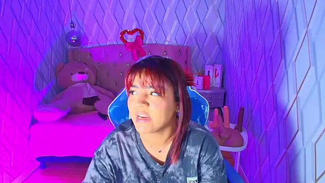 NicolleTaylor online show from 02-08-26, 04:05