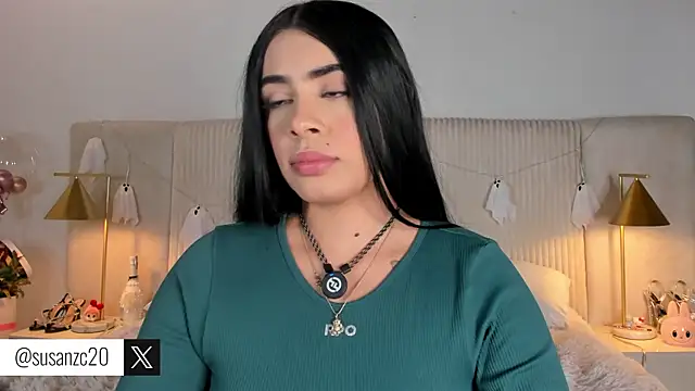 Snapshot of susan_zc chatting on 10-17-25, 08:44 susan zc online show from 10-17-25, 08:44