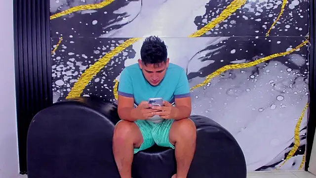 Snapshot of sweethot___ chatting on 09-19-25, 02:18 sweethot online show from 09-19-25, 02:18