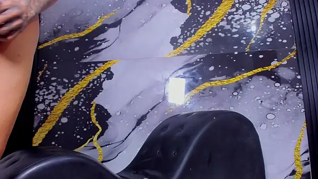 Snapshot of sweethot___ chatting on 10-06-25, 02:36 sweethot online show from 10-06-25, 02:36