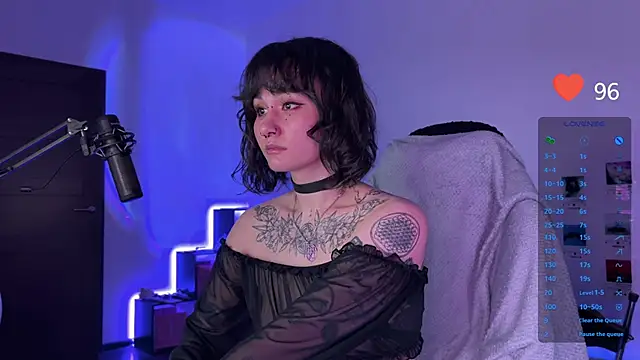 Snapshot of deadlysweet chatting on 12-28-24, 10:02 deadlysweet online show from 12-28-24, 10:02