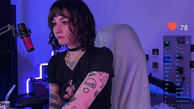 Snapshot of deadlysweet chatting on 12-29-24, 01:13 deadlysweet online show from 12-29-24, 01:13