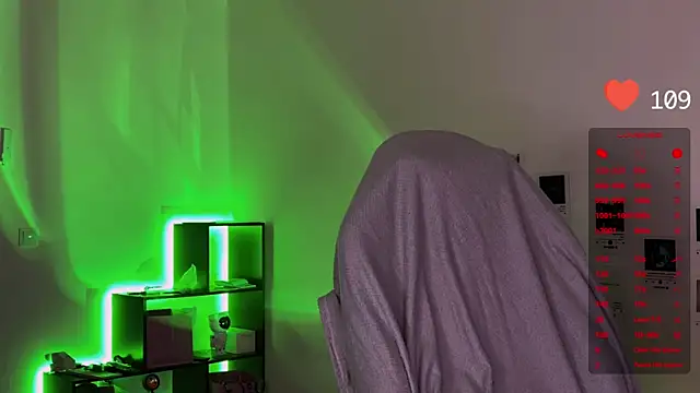 Snapshot of deadlysweet chatting on 01-17-25, 10:34 deadlysweet online show from 01-17-25, 10:34