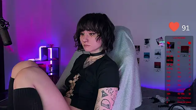 Snapshot of deadlysweet chatting on 01-27-25, 11:00 deadlysweet online show from 01-27-25, 11:00