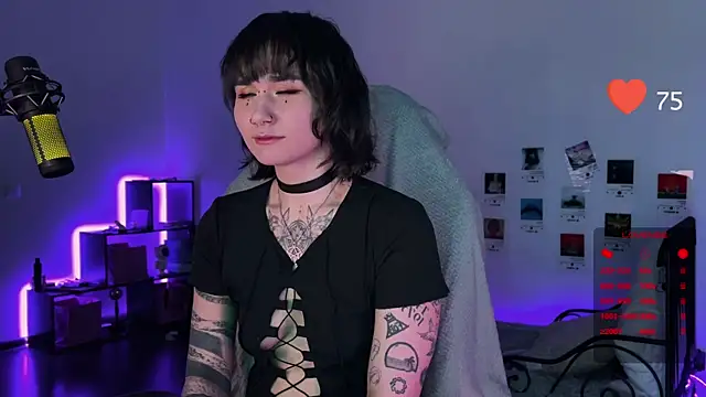 Snapshot of deadlysweet chatting on 02-16-25, 01:03 deadlysweet online show from 02-16-25, 01:03