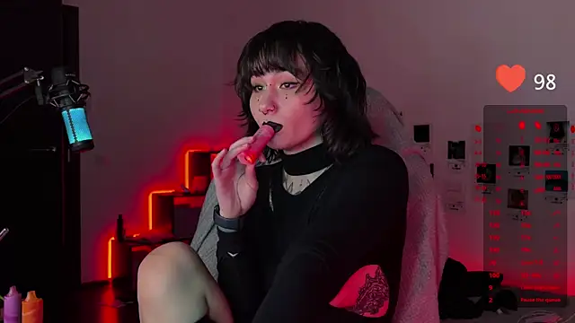 Snapshot of deadlysweet chatting on 03-02-25, 11:53 deadlysweet online show from 03-02-25, 11:53