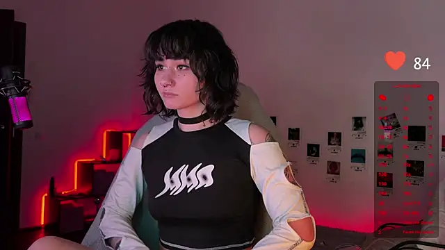 Snapshot of deadlysweet chatting on 03-10-25, 10:34 deadlysweet online show from 03-10-25, 10:34