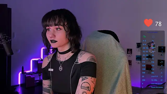 Snapshot of deadlysweet chatting on 03-21-25, 12:29 deadlysweet online show from 03-21-25, 12:29