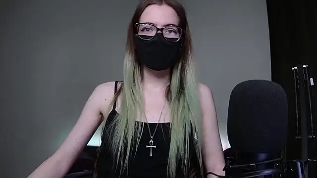 Snapshot of amber_candyfloss chatting on 12-18-24, 02:32 amber candyfloss online show from 12-18-24, 02:32