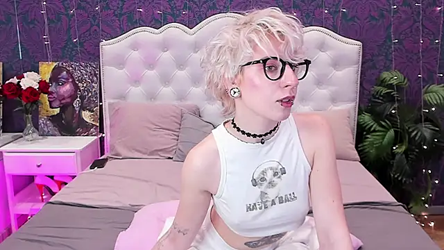 Snapshot of _Moonlight_t chatting on 01-27-25, 11:22 Moonlight t online show from 01-27-25, 11:22