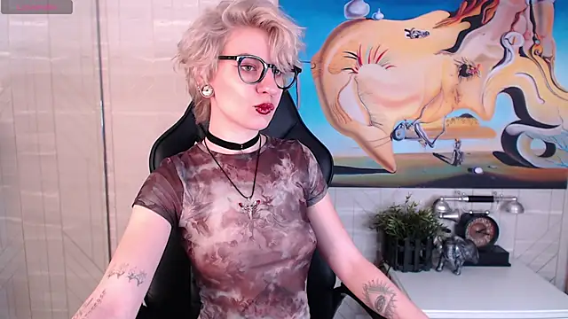 Snapshot of _Moonlight_t chatting on 02-19-25, 05:16 Moonlight t online show from 02-19-25, 05:16