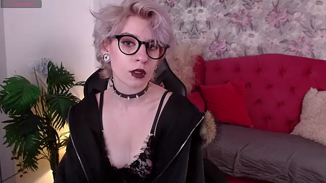 Snapshot of _Moonlight_t chatting on 02-26-25, 09:10 Moonlight t online show from 02-26-25, 09:10