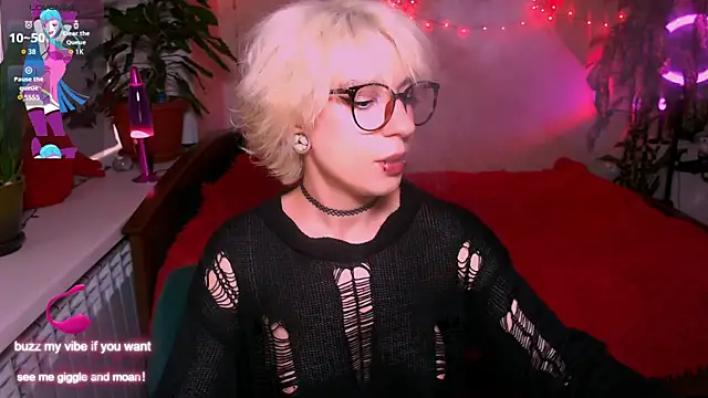 Snapshot of _Moonlight_t chatting on 09-19-25, 09:00 Moonlight t online show from 09-19-25, 09:00