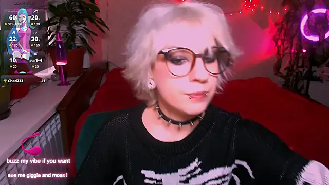 Snapshot of _Moonlight_t chatting on 09-21-25, 11:23 Moonlight t online show from 09-21-25, 11:23