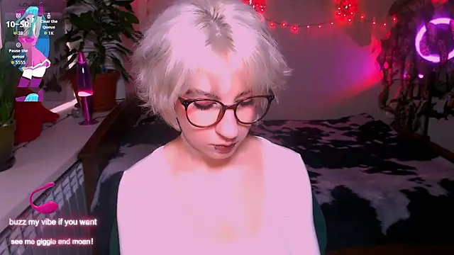 Snapshot of _Moonlight_t chatting on 09-22-25, 11:23 Moonlight t online show from 09-22-25, 11:23