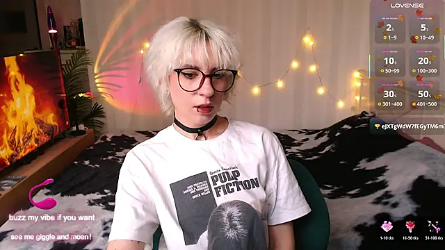 Snapshot of _Moonlight_t chatting on 11-26-25, 08:26 Moonlight t online show from 11-26-25, 08:26