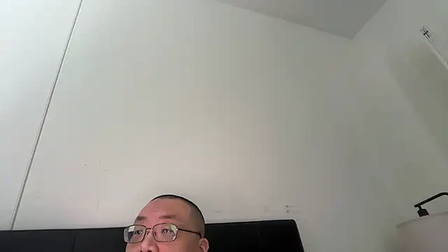 Snapshot of slaveasianboy chatting on 05-11-26, 01:39 slaveasianboy online show from 05-11-26, 01:39