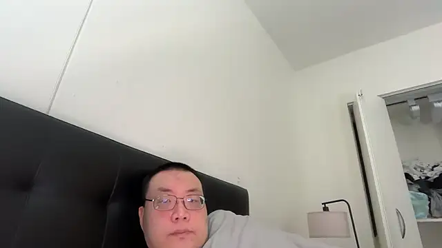 Snapshot of slaveasianboy chatting on 07-21-26, 01:13 slaveasianboy online show from 07-21-26, 01:13