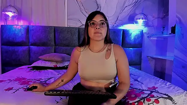 Snapshot of EVELIN_MASON chatting on 01-14-25, 07:43 EVELIN MASON online show from 01-14-25, 07:43