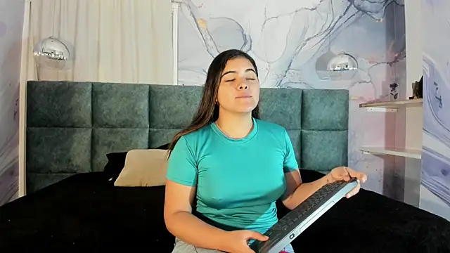 Snapshot of EVELIN_MASON chatting on 01-15-25, 07:55 EVELIN MASON online show from 01-15-25, 07:55