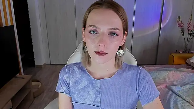 Snapshot of ice_pixie chatting on 03-10-25, 04:03 ice pixie online show from 03-10-25, 04:03