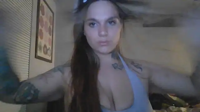 Snapshot of Loukoumonte chatting on 11-23-25, 04:23 Loukoumonte online show from 11-23-25, 04:23