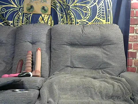 lovely lola1111 online show from 04-10-26, 02:06