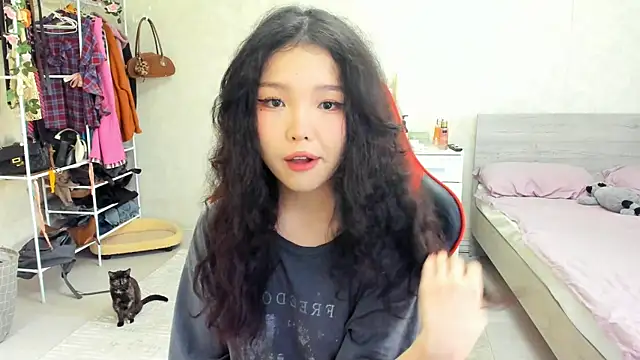 Snapshot of wastforu chatting on 11-12-25, 08:48 wastforu online show from 11-12-25, 08:48