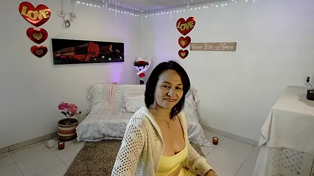 lollita 23  online show from 04-11-26, 07:18