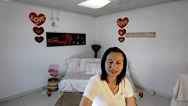 lollita 23  online show from 04-16-26, 07:14