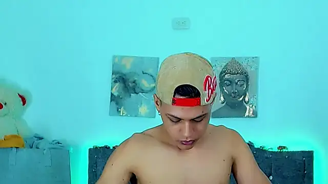 Liamscott  online show from 03-08-26, 09:51