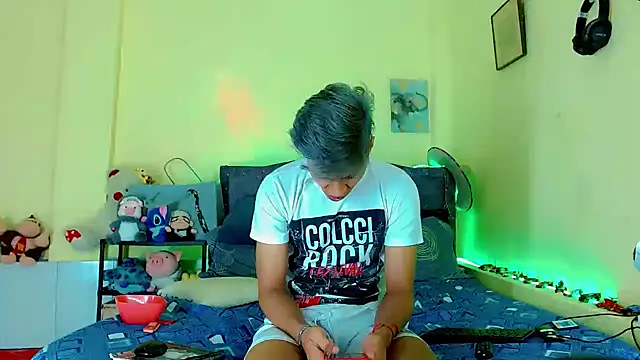 Liamscott  online show from 03-25-26, 12:05