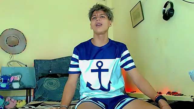 Liamscott  online show from 04-08-26, 06:52