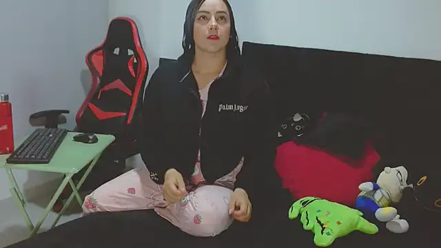 Noamartin  online show from 04-23-26, 02:46