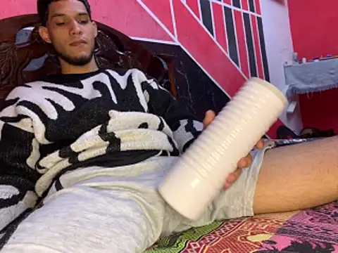 tanned boy online show from 04-23-26, 12:40